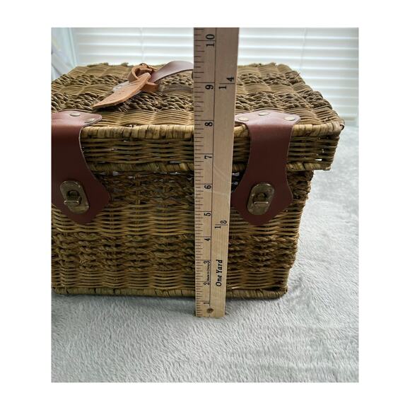 HARRODS VINTAGE Brown Wicker Basket Rare Find Brass Hardware - Picture 8 of 10
